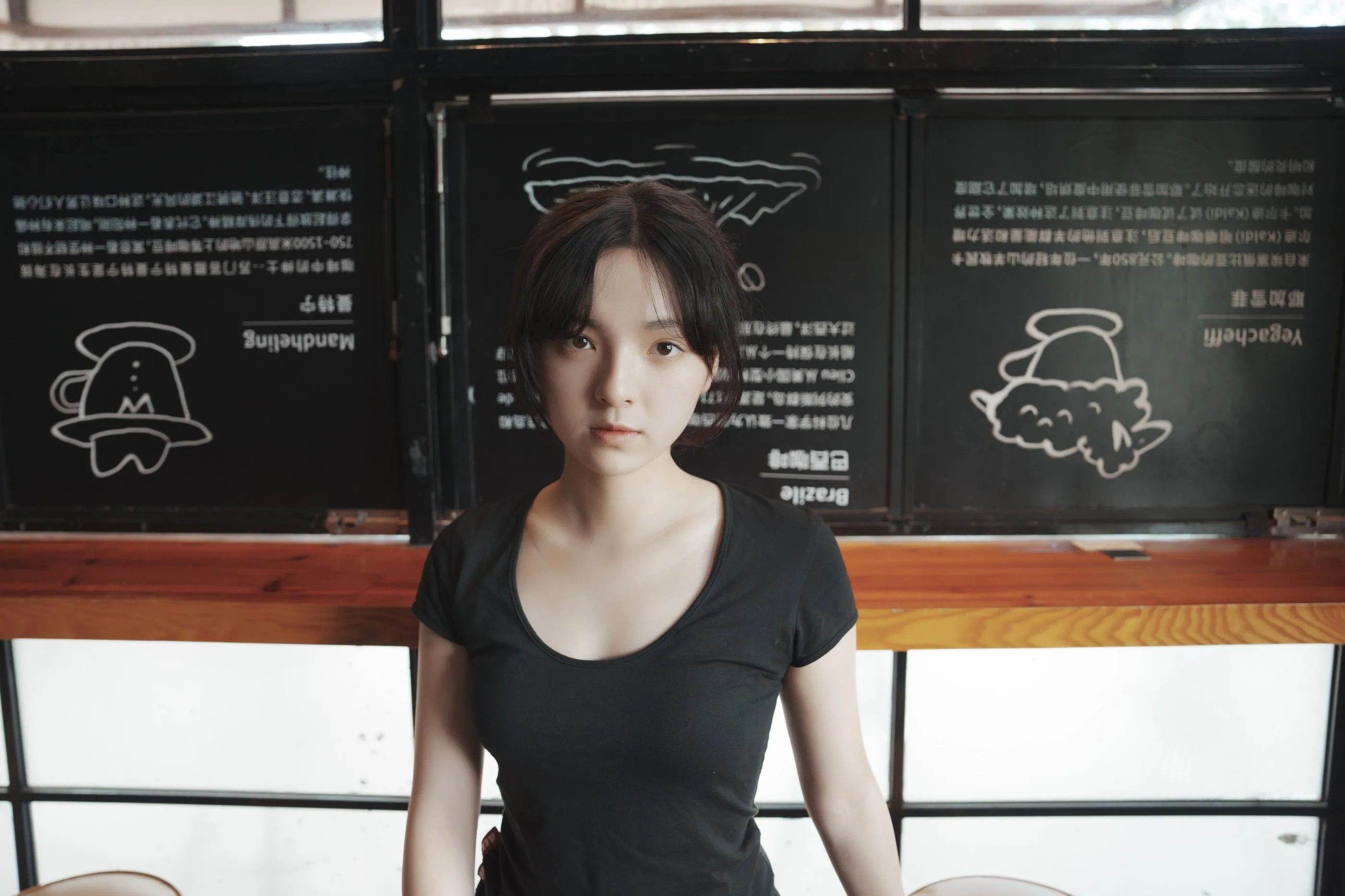 [YITUYU艺图语]2022.09.11 咖啡屋里的素颜女孩 dudu [32P]插图9